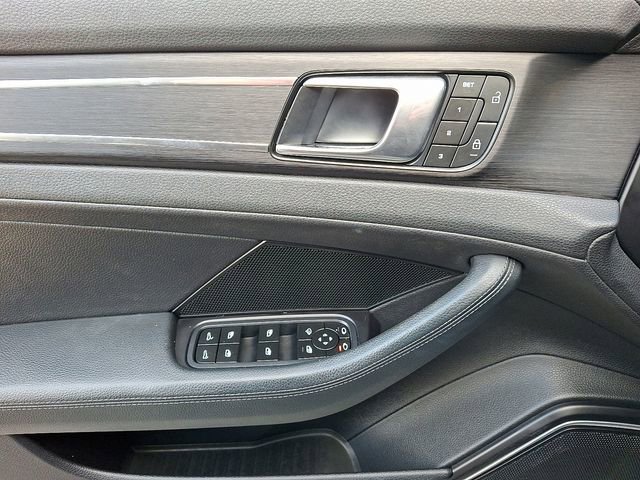 Certified 2023 Porsche Panamera 4 Platinum Edition image 17