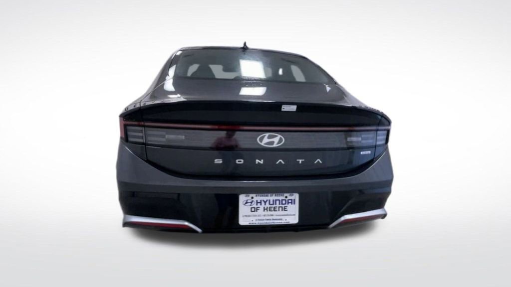 New 2025 Hyundai Sonata Limited image 23