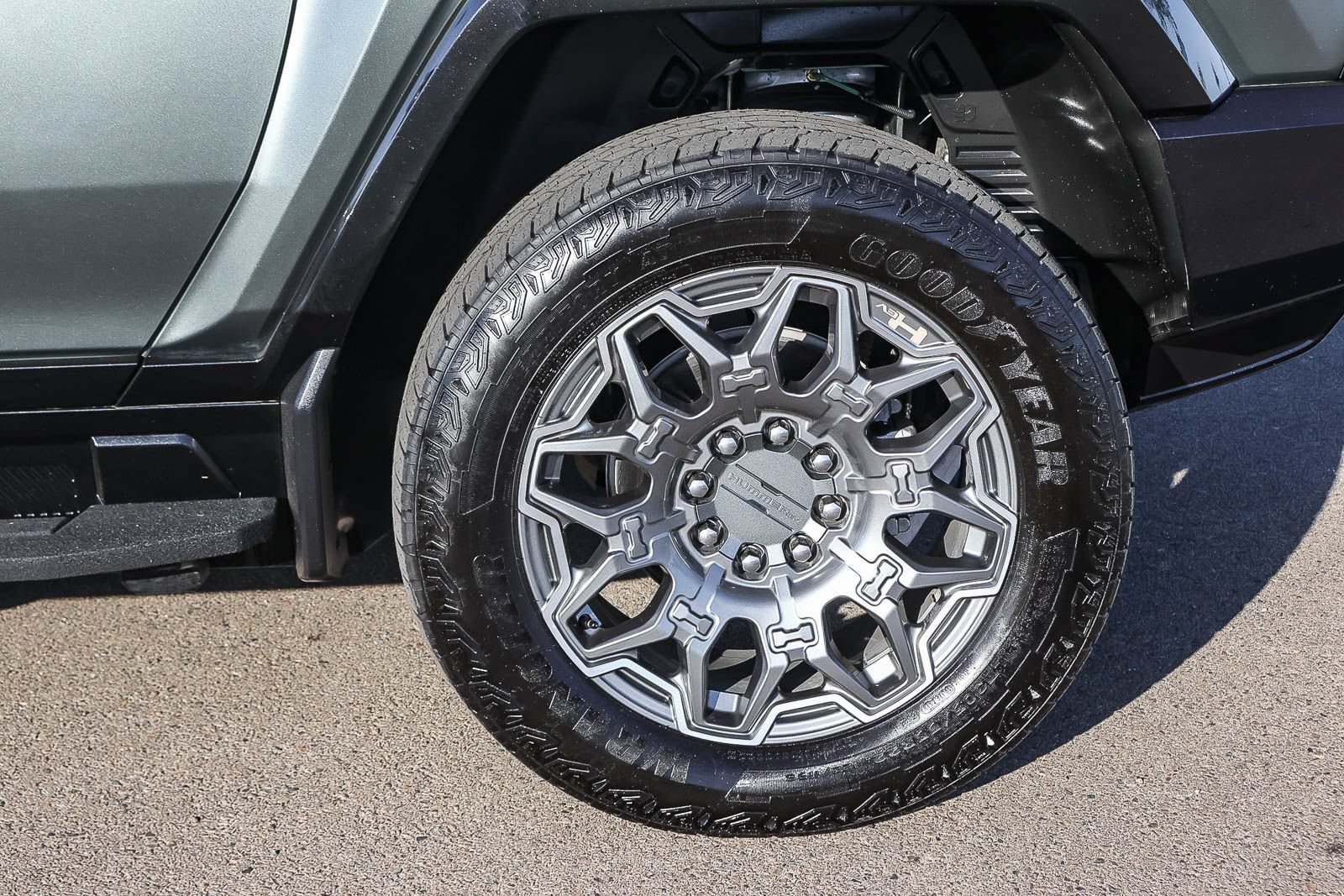 Used 2024 GMC Hummer EV 3X AWD/4WD image 10