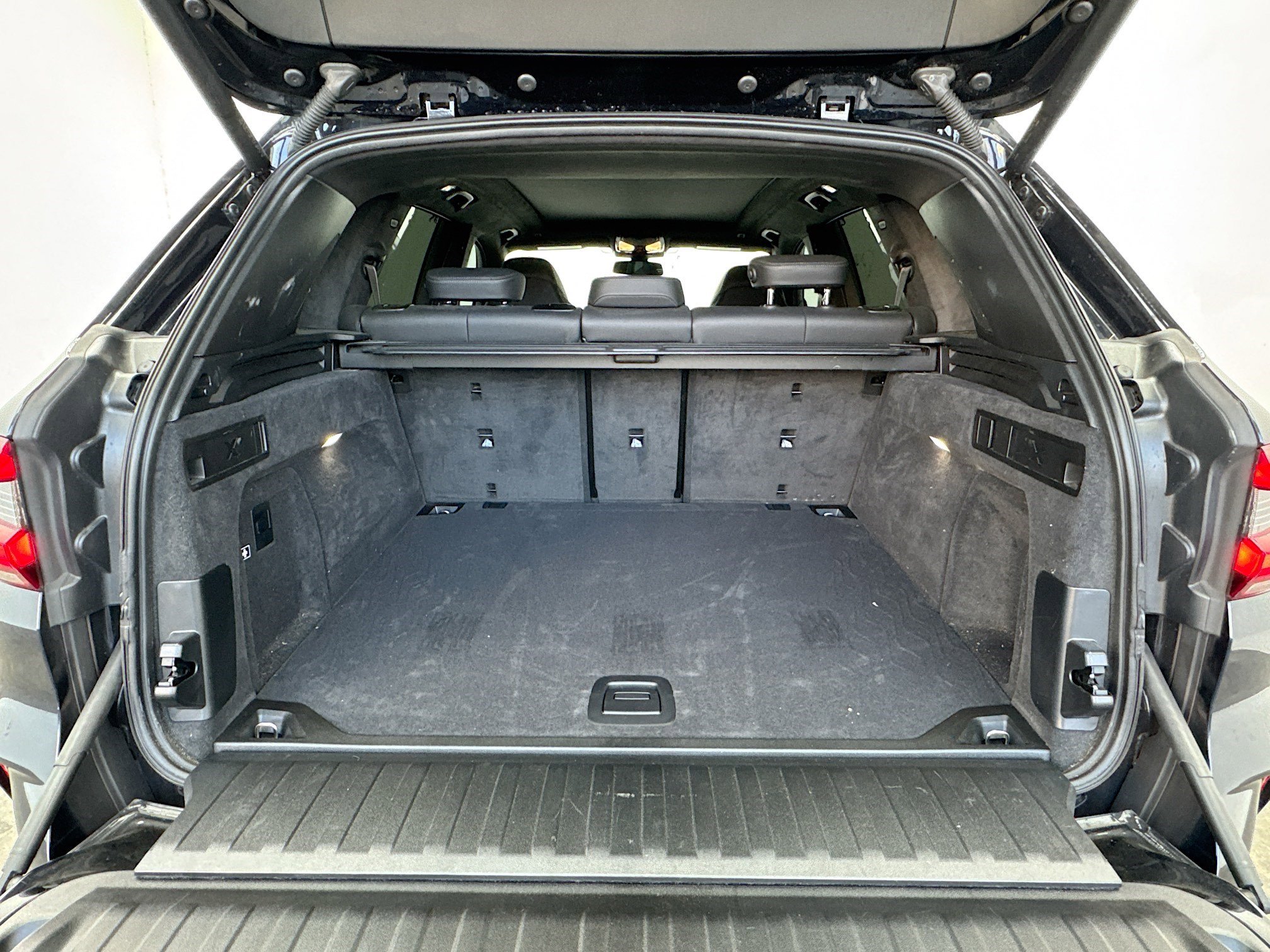 Used 2022 BMW X5 M w/ Competition Package 2 image 18