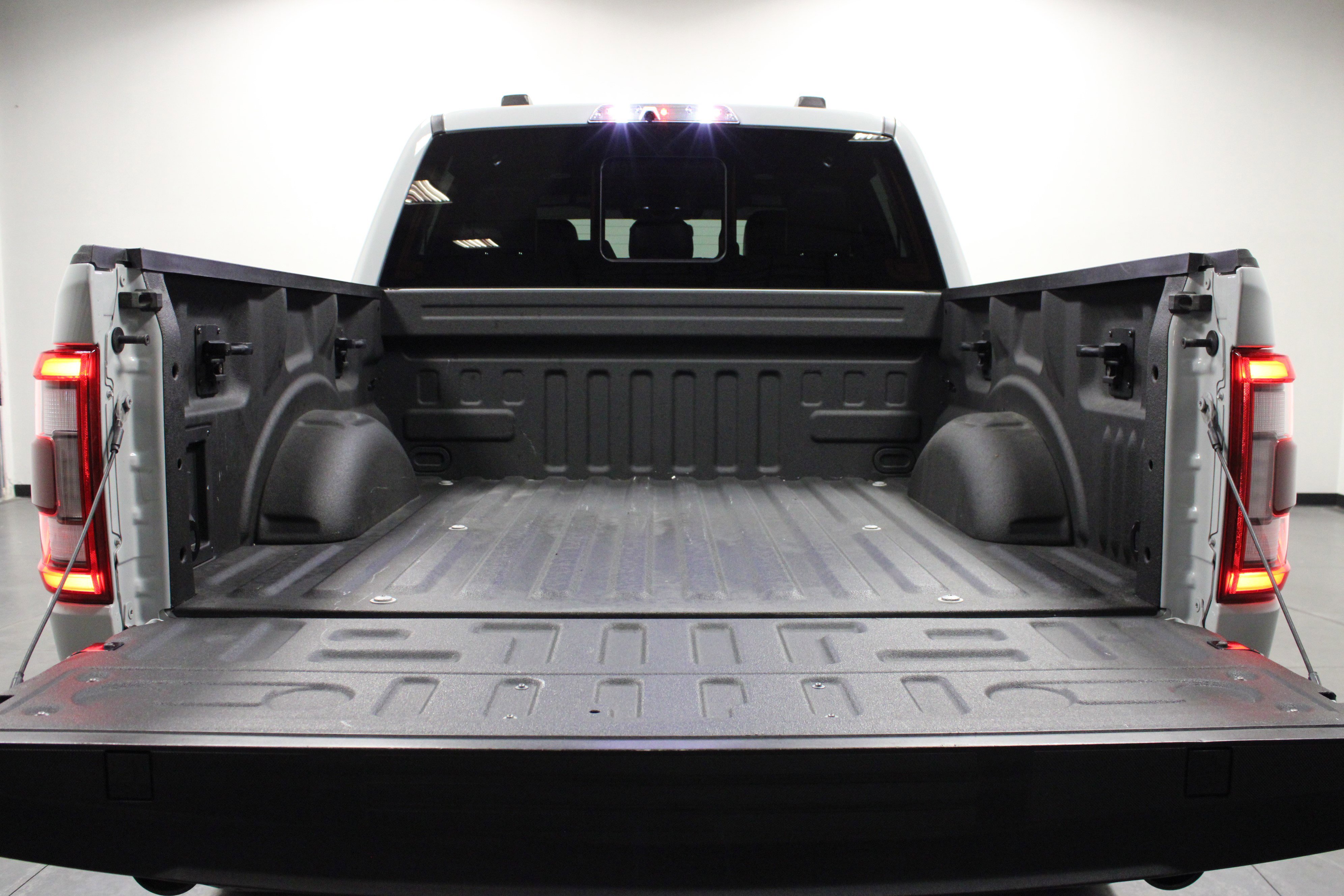 Used 2023 Ford F150 Raptor w/ Raptor Carbon Fiber Package image 14