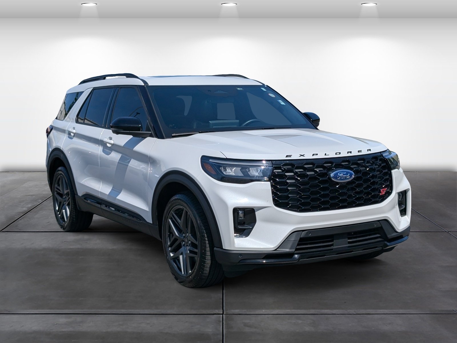 Used 2025 Ford Explorer ST w/ Sun And Sound Package AWD/4WD image 2