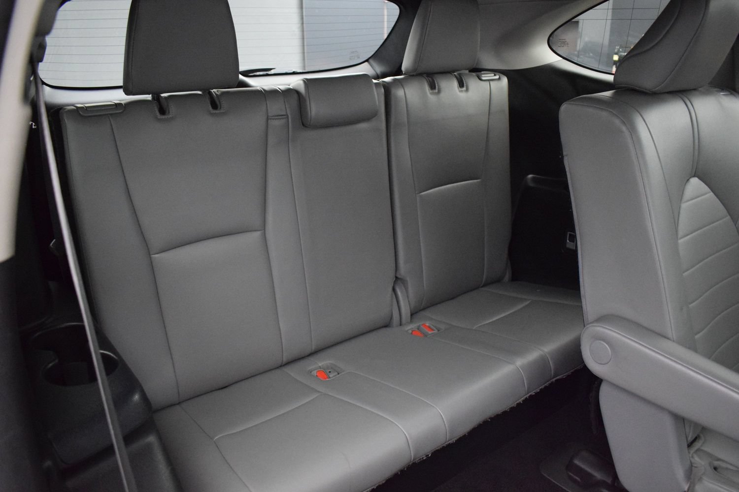 Used 2022 Toyota Highlander XLE AWD/4WD image 12