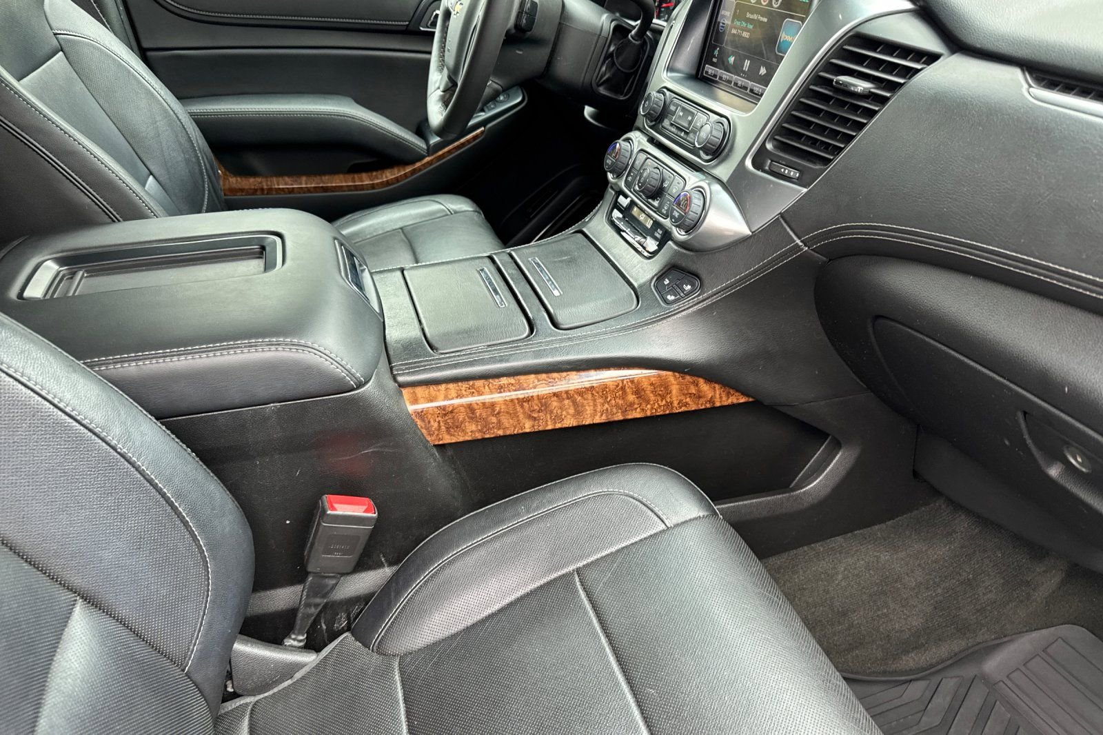 Used 2015 Chevrolet Suburban LTZ image 19