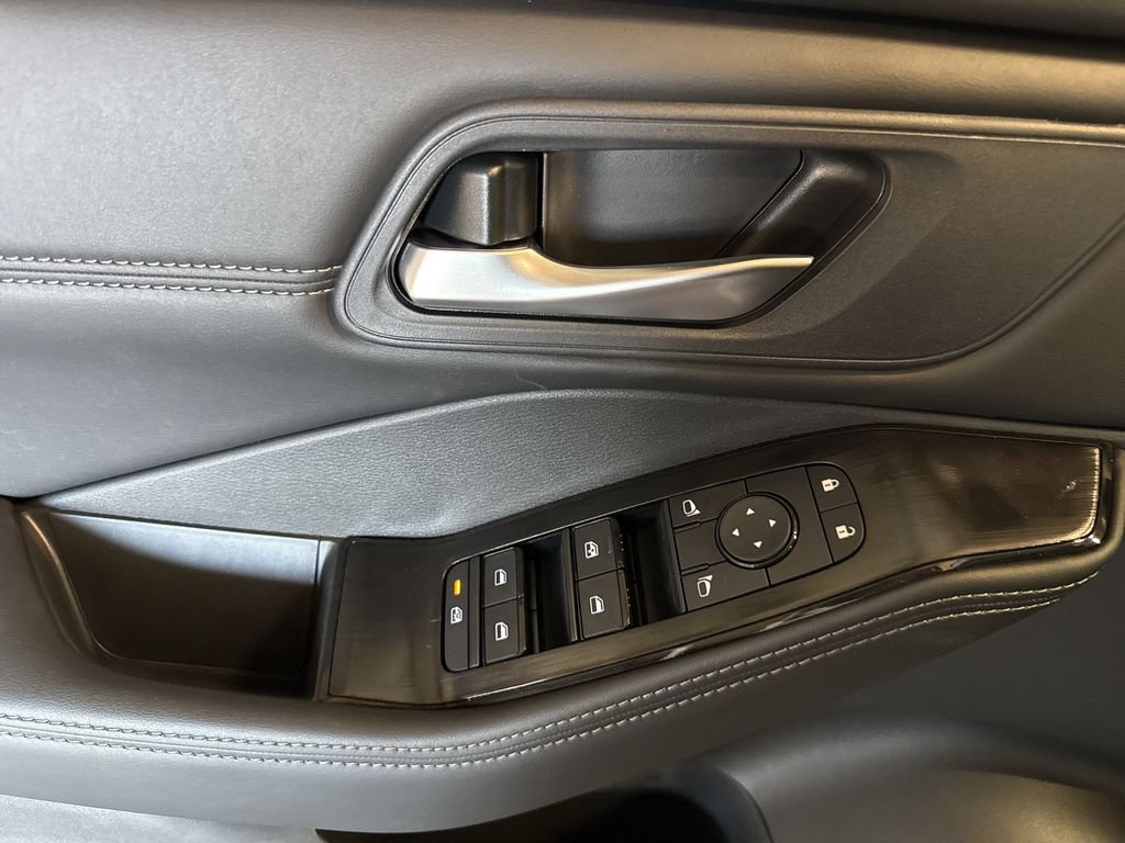New 2026 Nissan Rogue Dark Armor AWD/4WD image 15