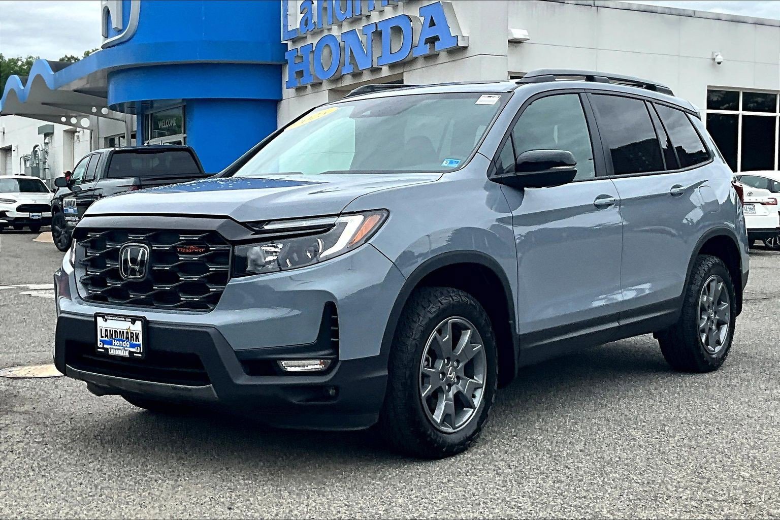 Used 2025 Honda Passport TrailSport image 1