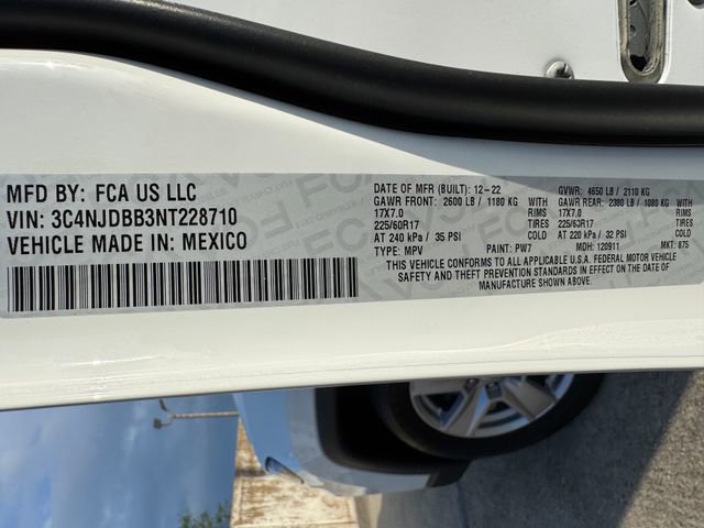 Used 2022 Jeep Compass Latitude w/ Sun and Sound Group AWD/4WD image 29