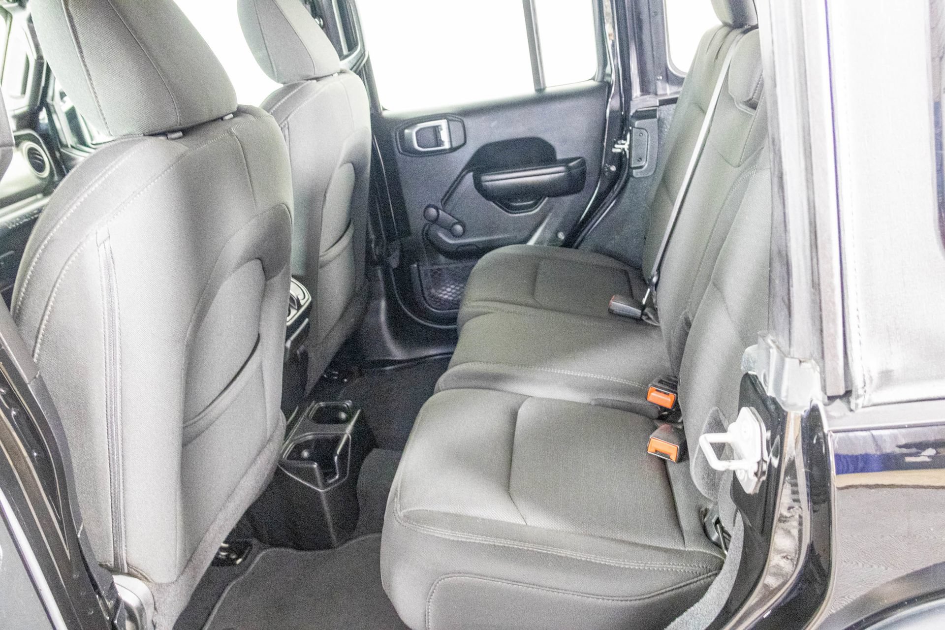 Used 2018 Jeep Wrangler Unlimited Sport AWD/4WD image 30