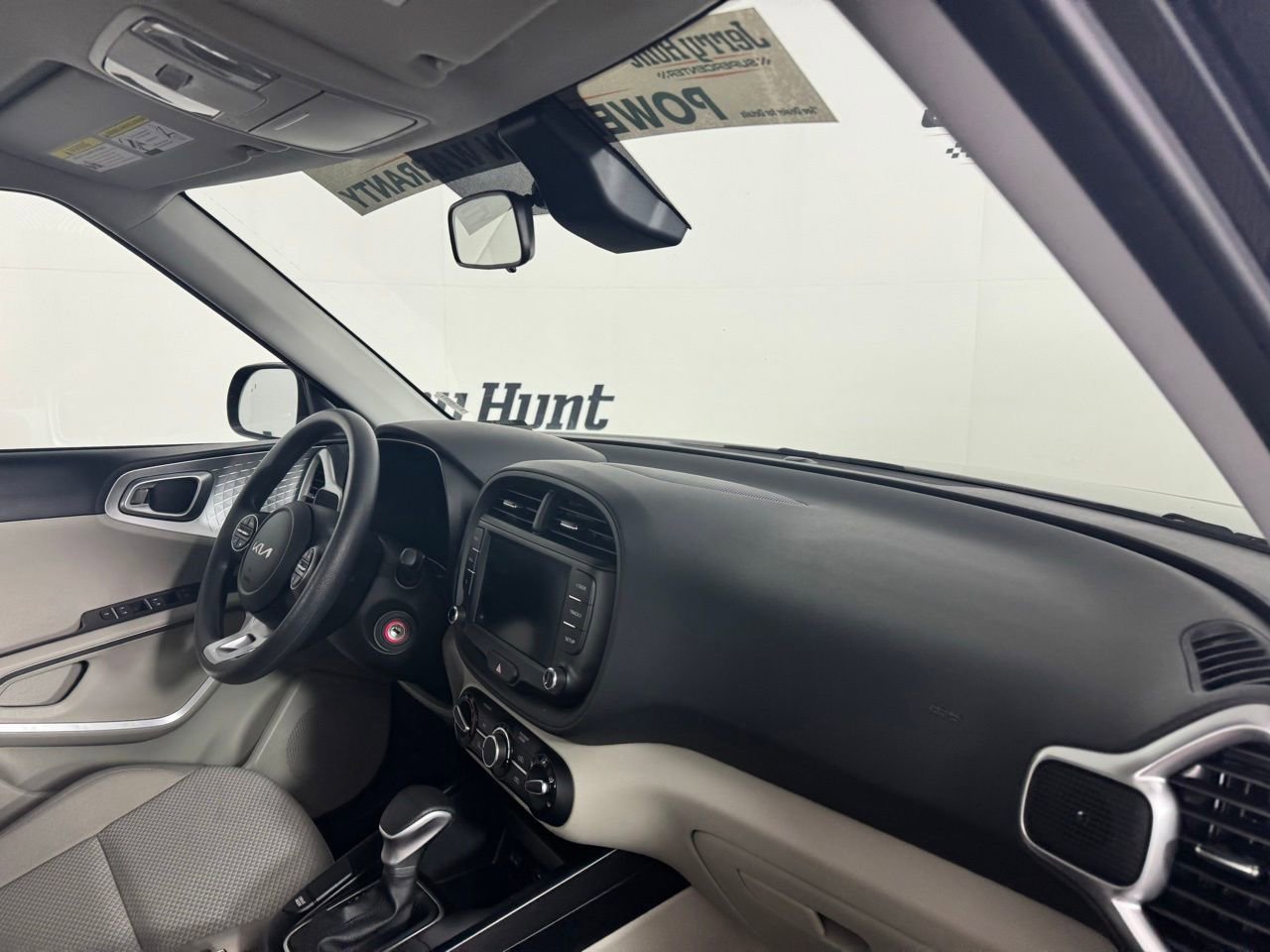 Used 2025 Kia Soul LX w/ LX Technology Package FWD image 41