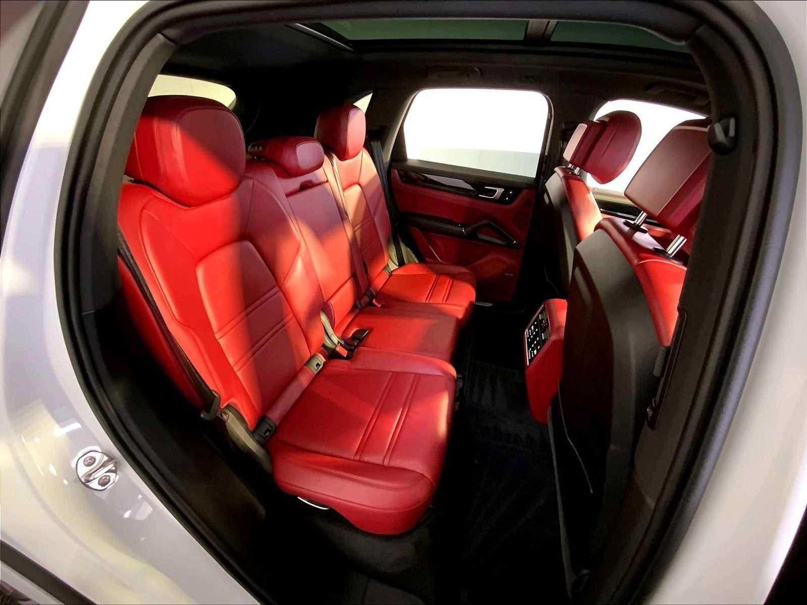 Certified 2021 Porsche Cayenne AWD/4WD image 23