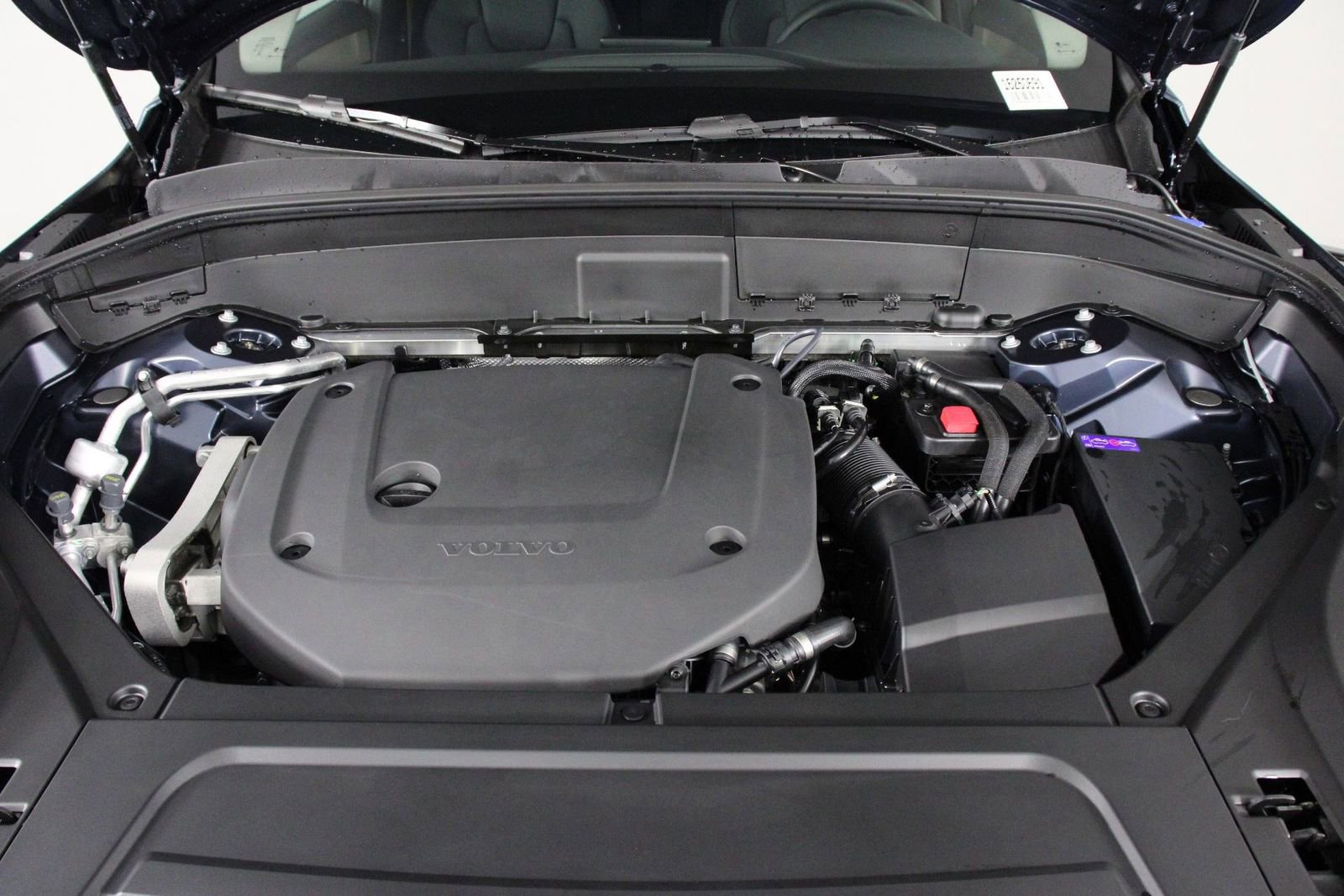 New 2025 Volvo XC90 B6 Core image 12