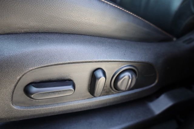 Used 2019 Chevrolet Traverse Premier w/ LPO, Blackout Package FWD image 18