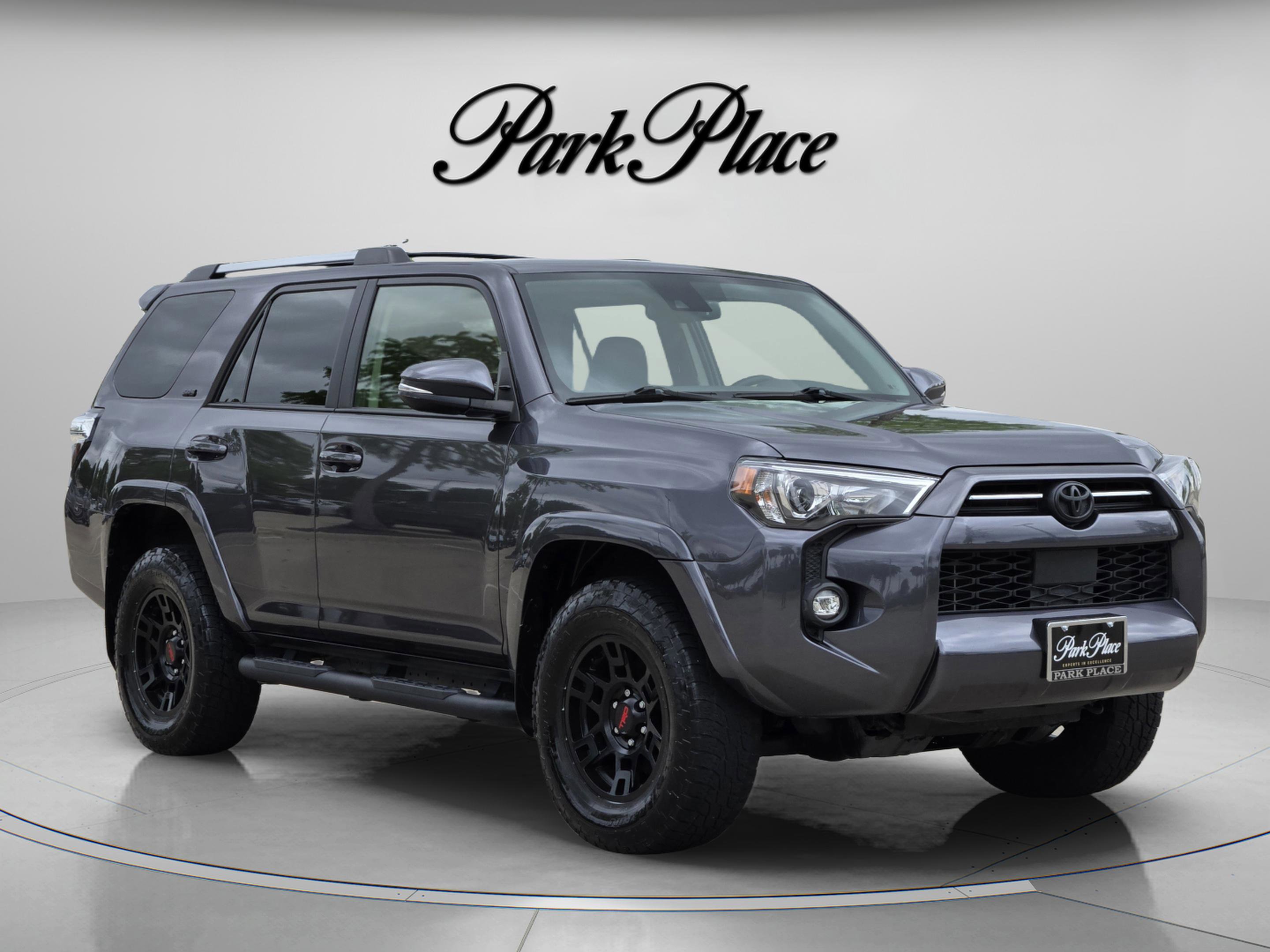 Used 2022 Toyota 4Runner SR5 Premium w/ Moonroof Package AWD/4WD image 8