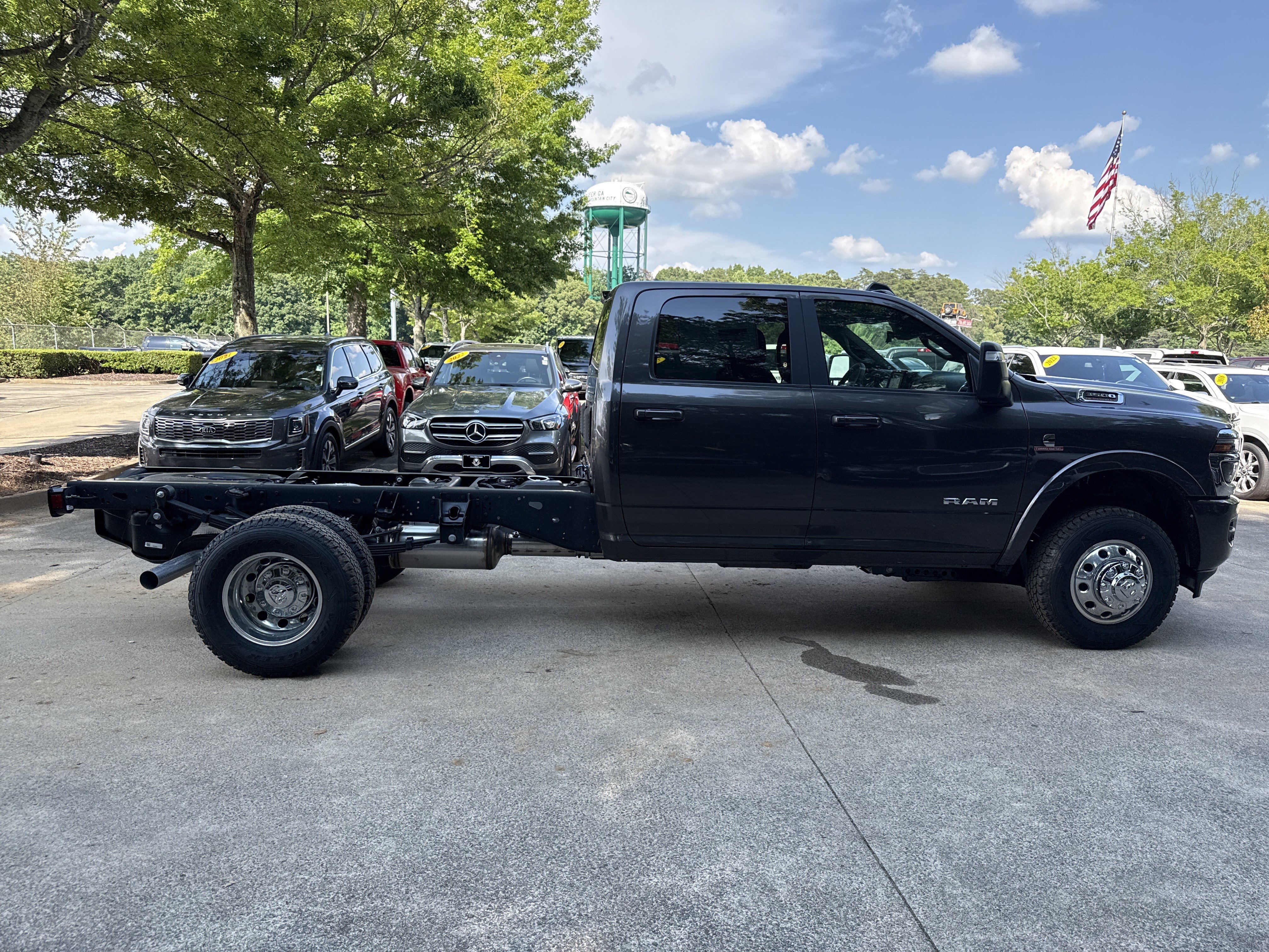 New 2026 RAM 3500 Big Horn w/ Laramie Trim Package AWD/4WD image 8