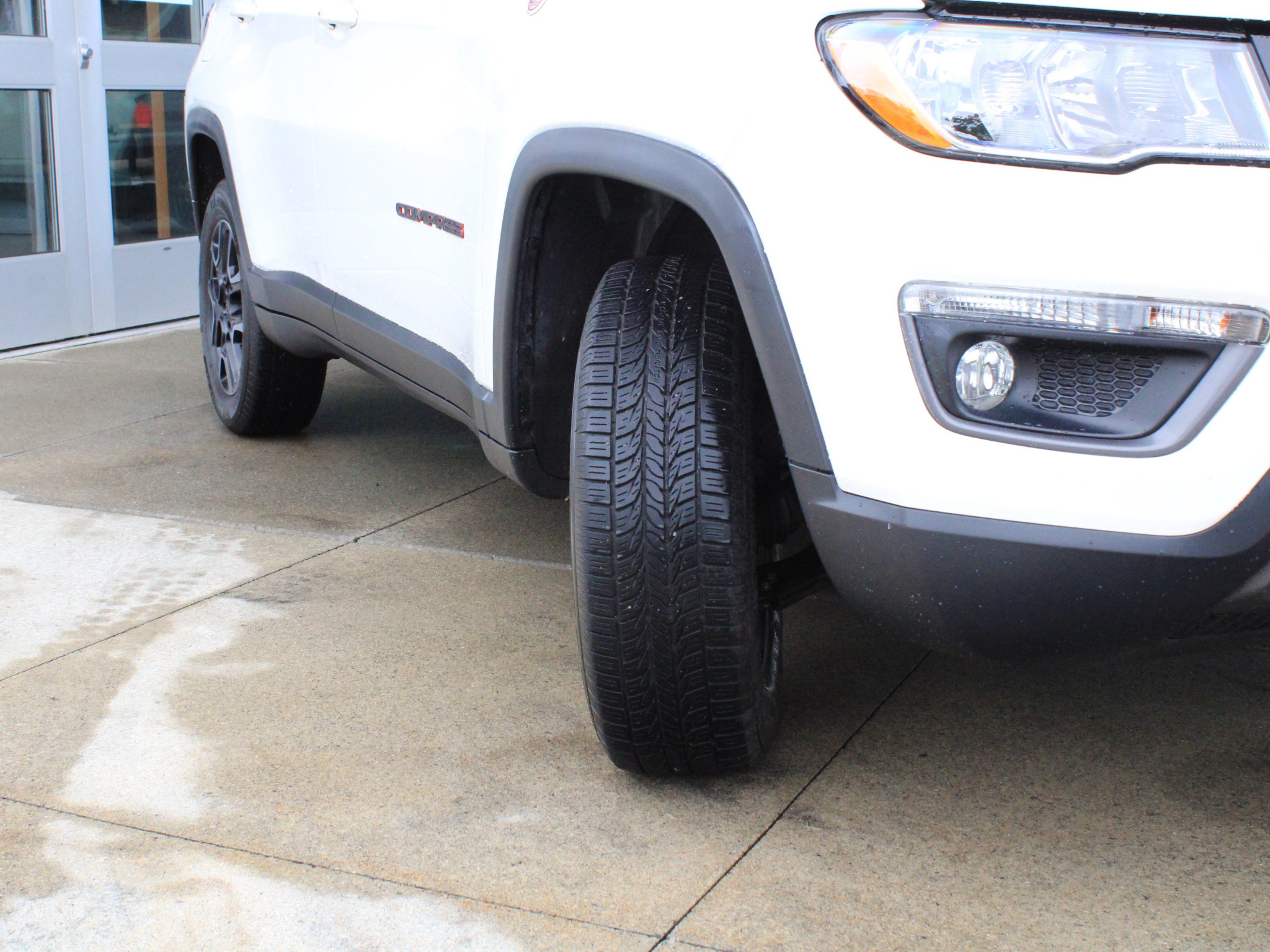 Used 2018 Jeep Compass Trailhawk w/ Cold Weather Group AWD/4WD image 36