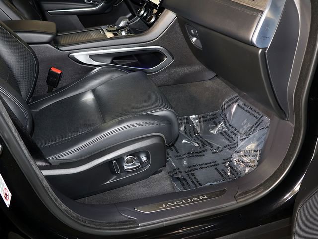 Used 2022 Jaguar F-PACE S AWD/4WD image 35
