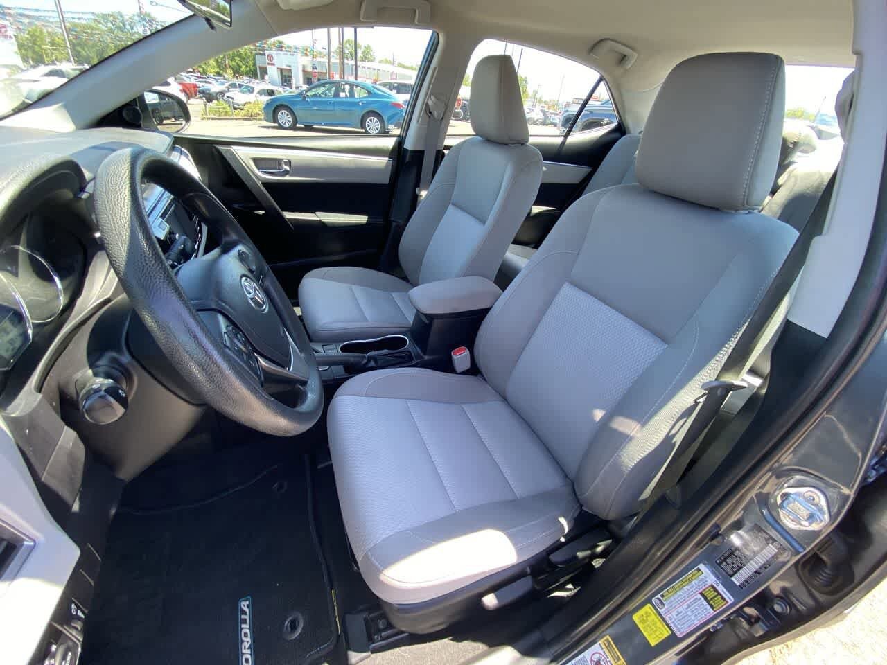 Used 2015 Toyota Corolla LE FWD image 11