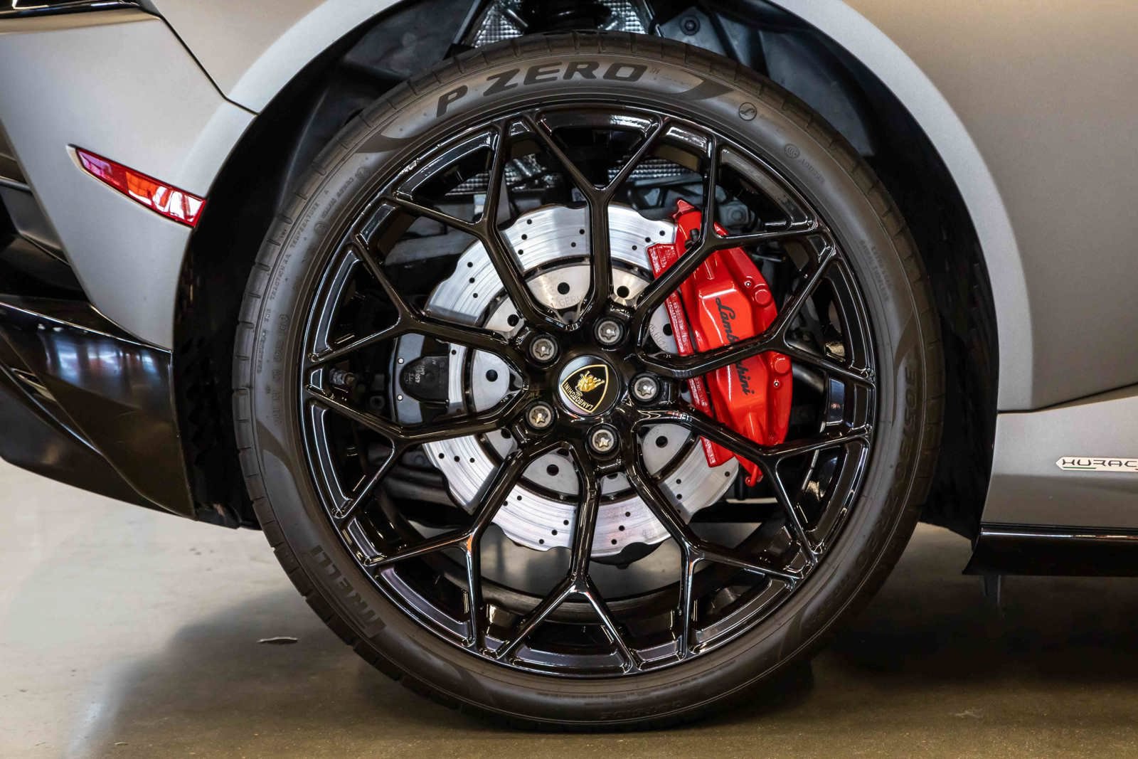 Used 2021 Lamborghini Huracan EVO RWD image 16
