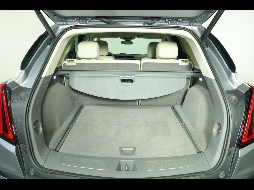 Used 2025 Cadillac XT5 Premium Luxury image 16