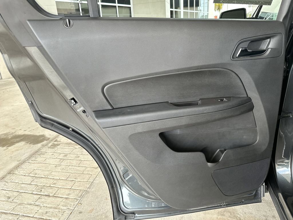 Used 2017 Chevrolet Equinox LT image 26