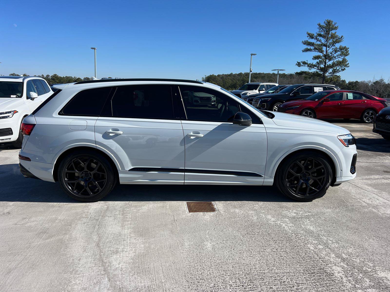 New 2026 Audi SQ7 Premium Plus AWD/4WD image 4