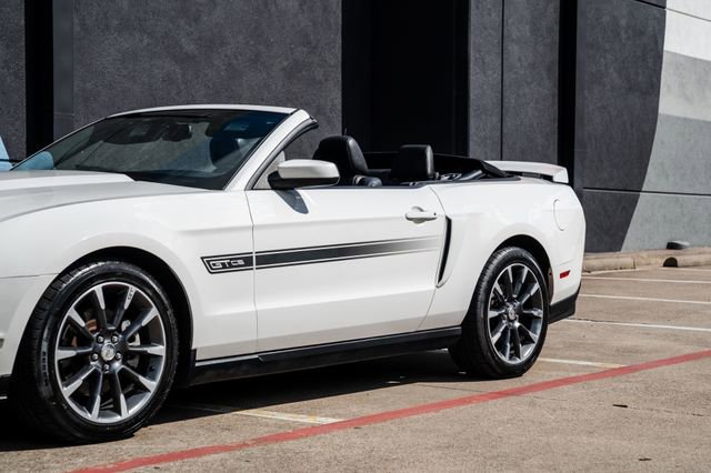 Used 2012 Ford Mustang GT Premium w/ Electronics Pkg RWD image 43