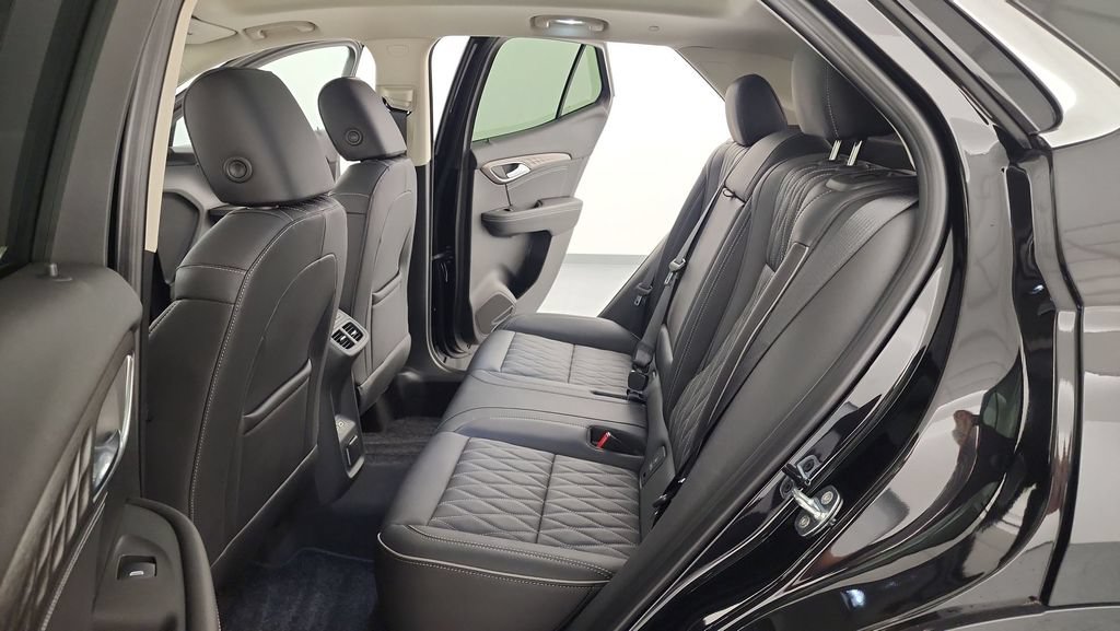 Used 2023 Buick Envision Avenir AWD/4WD image 28