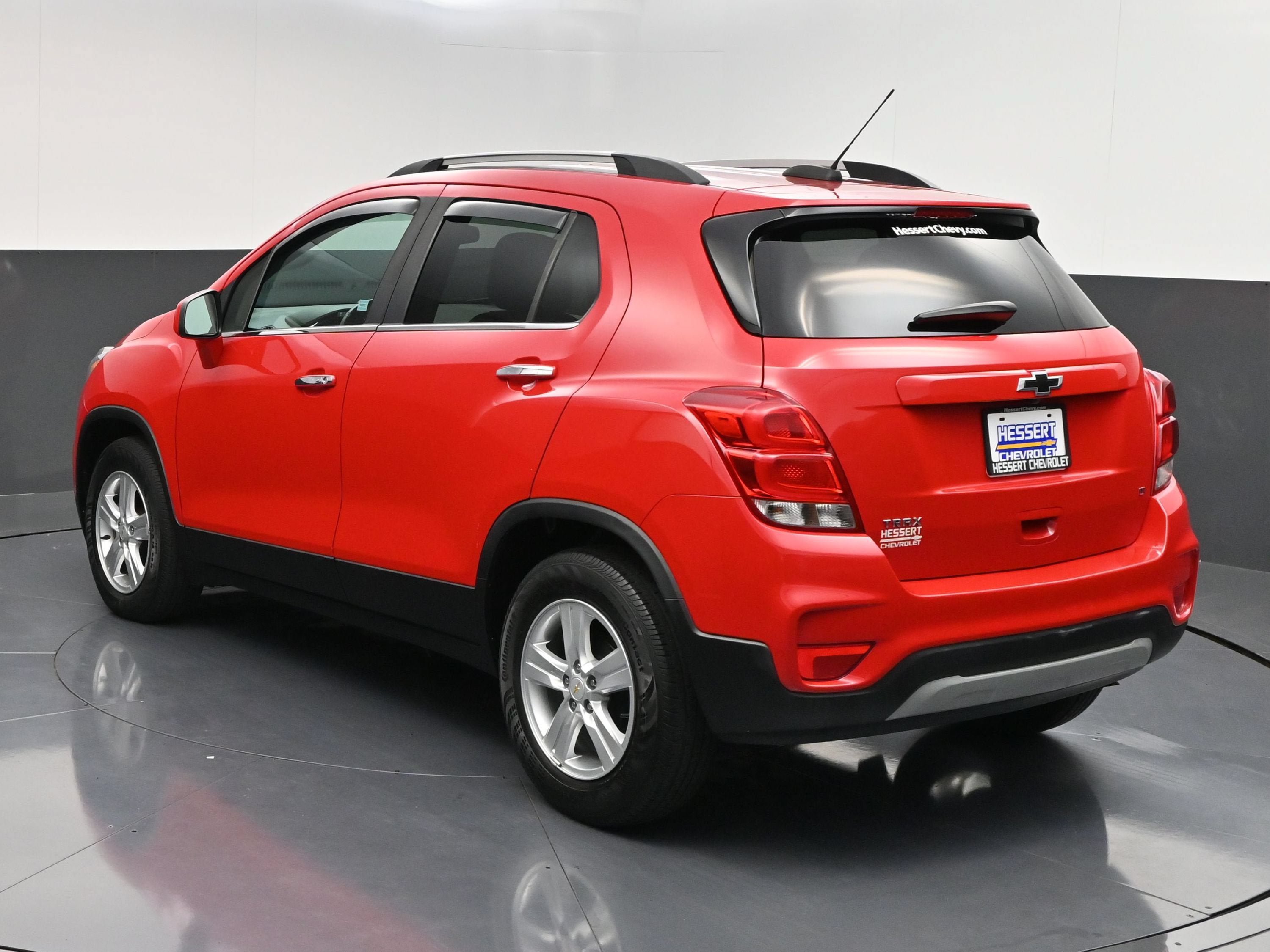 Used 2020 Chevrolet Trax LT w/ LT Convenience Package FWD image 5