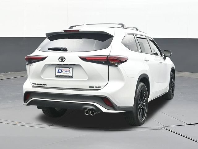 Used 2025 Toyota Highlander XSE AWD/4WD image 12