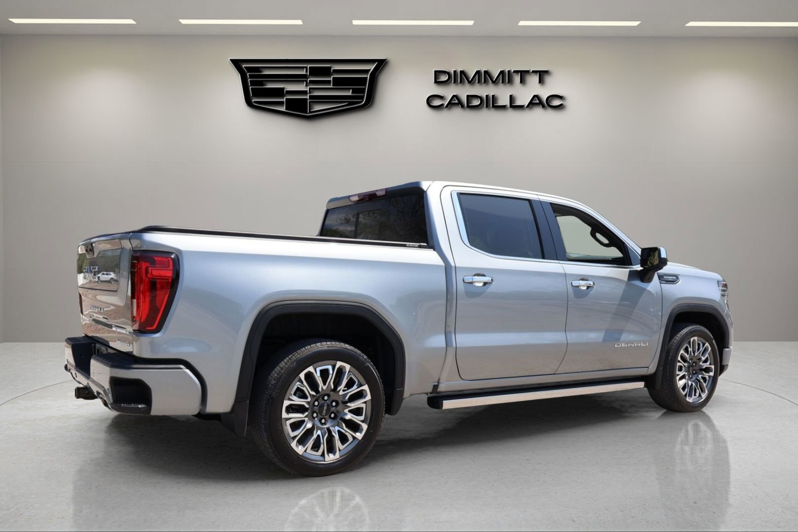 Used 2024 GMC Sierra 1500 Denali Ultimate AWD/4WD image 5