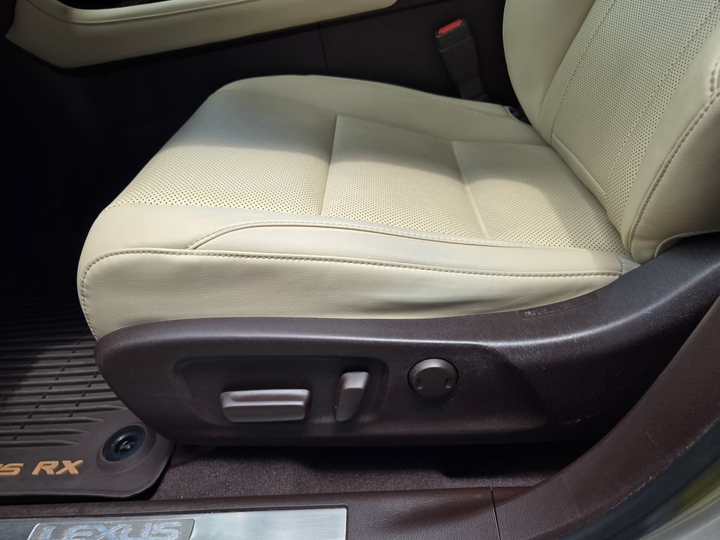 Used 2020 Lexus RX 350L Premium w/ Premium Package AWD/4WD image 15