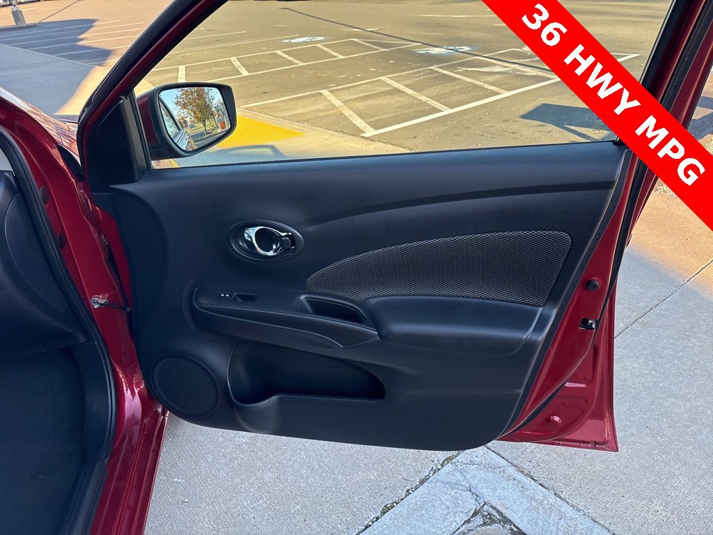 Used 2018 Nissan Versa SV image 8