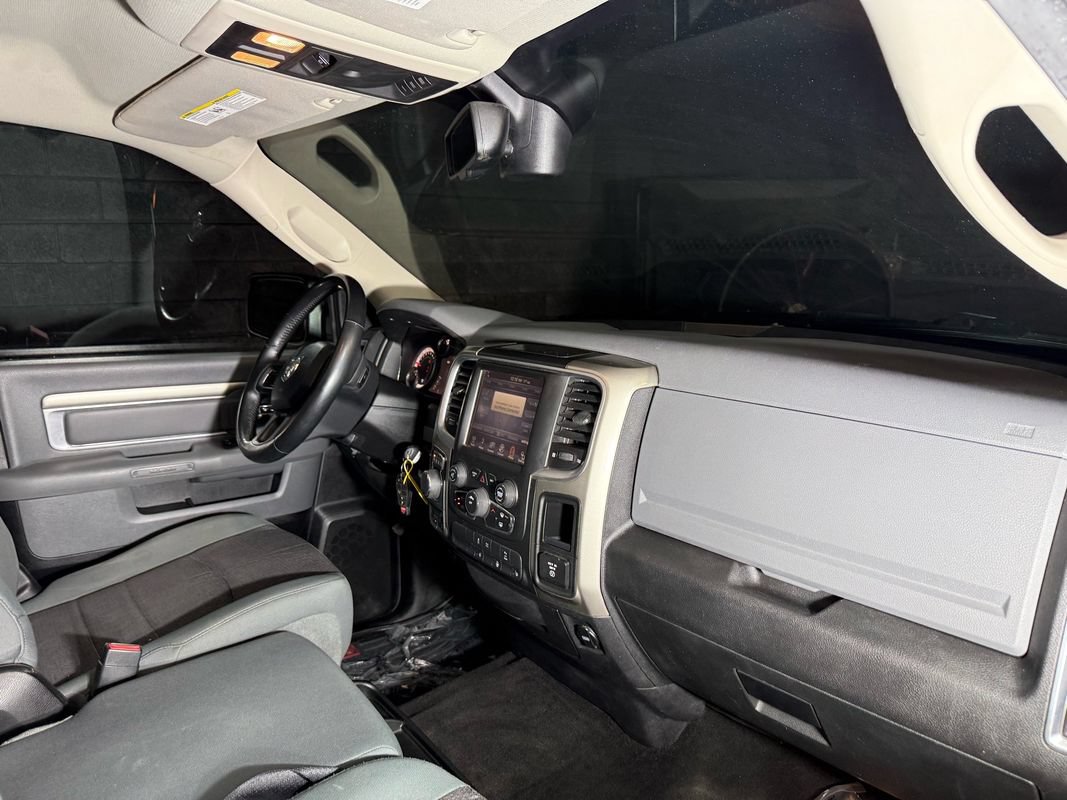 Used 2014 RAM 1500 Classic SLT w/ Luxury Group AWD/4WD image 18