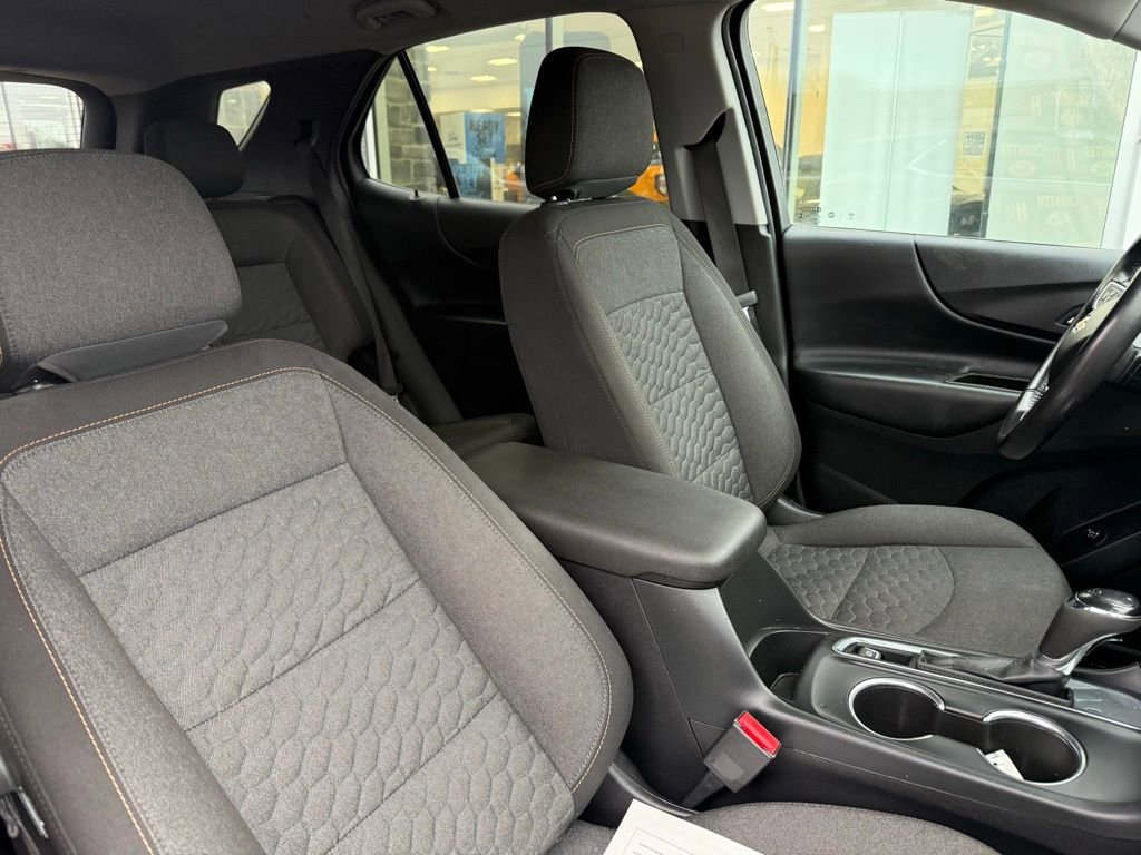 Used 2020 Chevrolet Equinox LT w/ Driver Convenience Package image 26