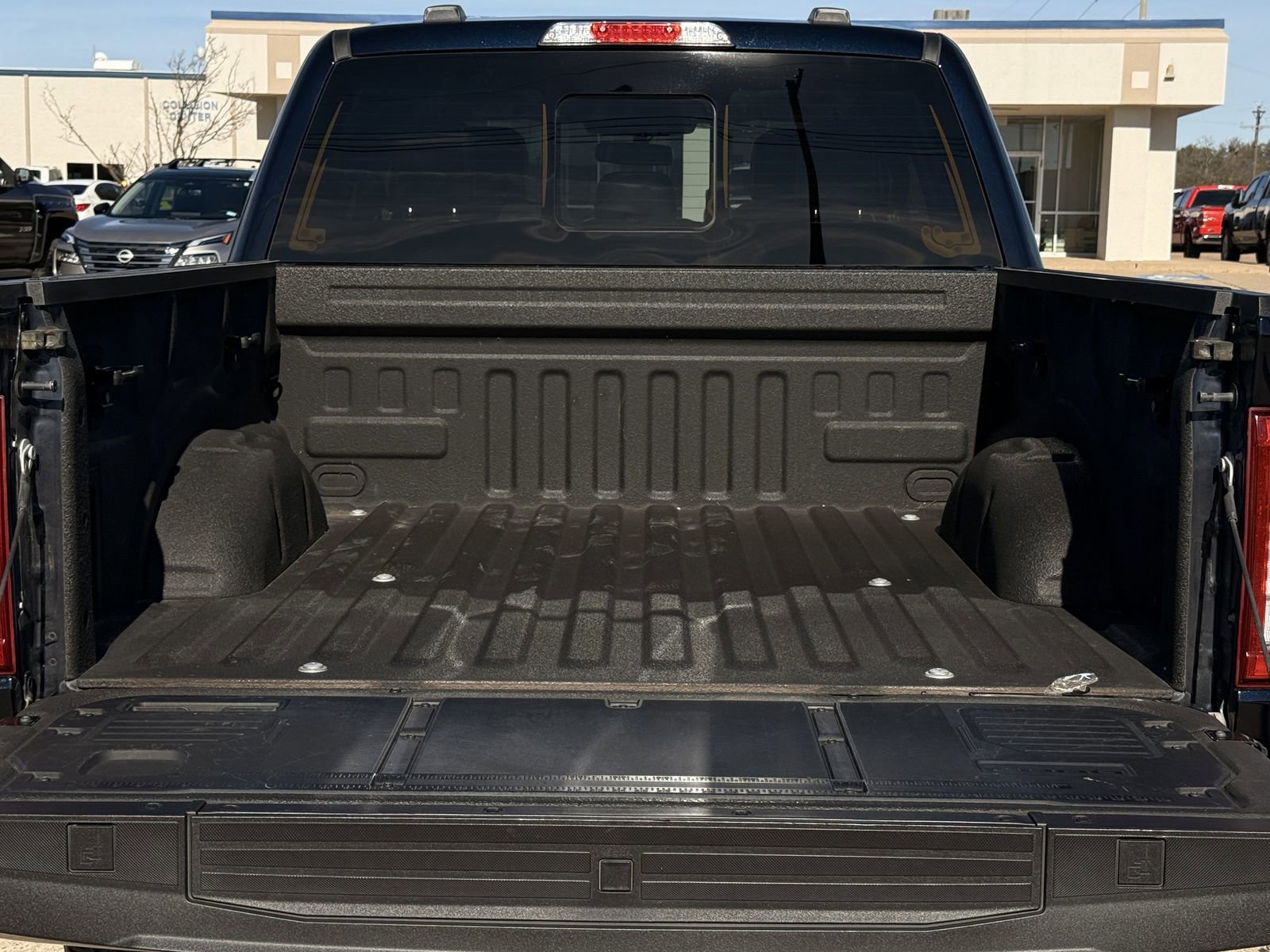 Used 2023 Ford F150 Lariat w/ Trailer Tow Package image 30