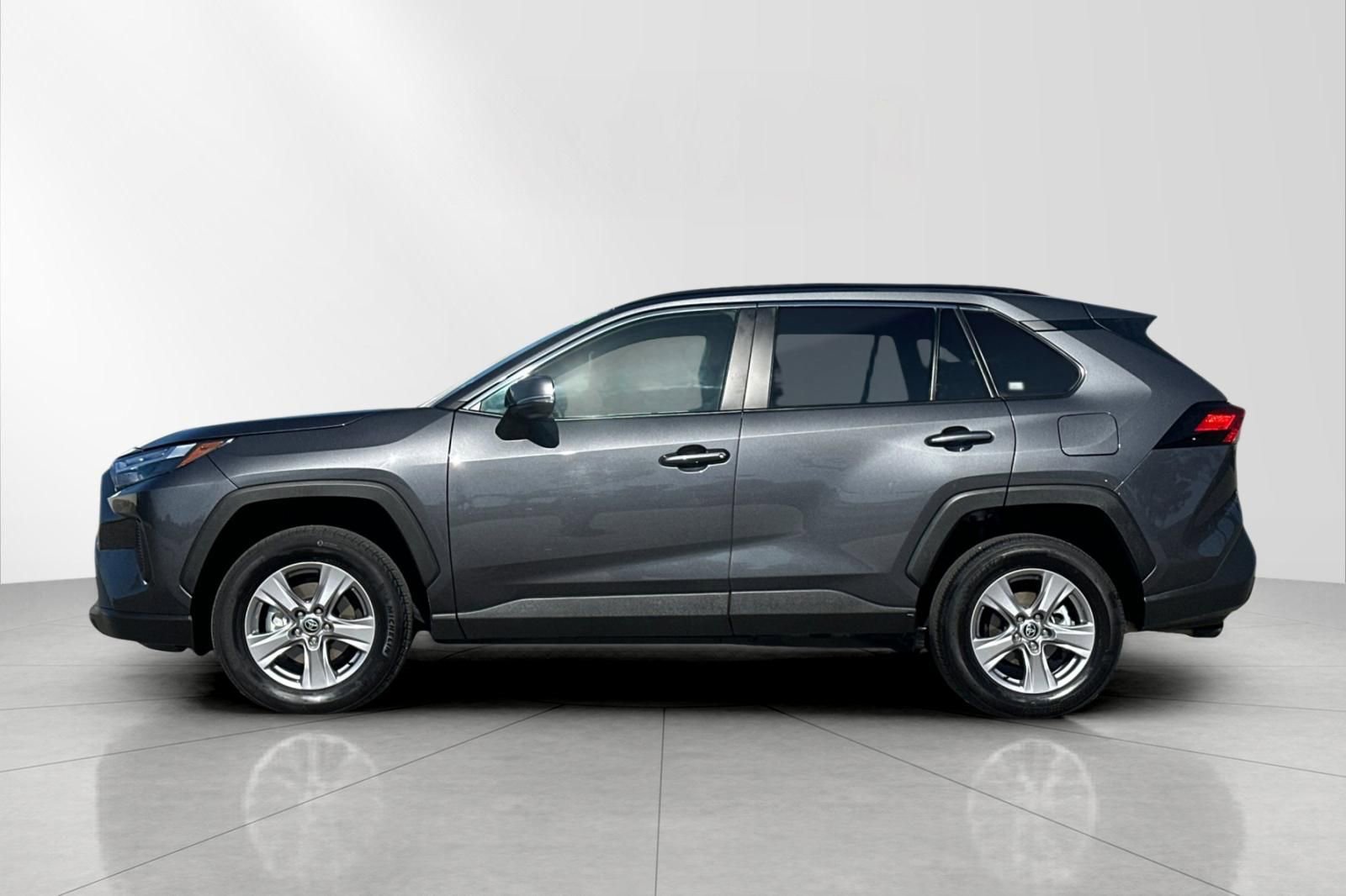 Used 2025 Toyota RAV4 XLE image 7
