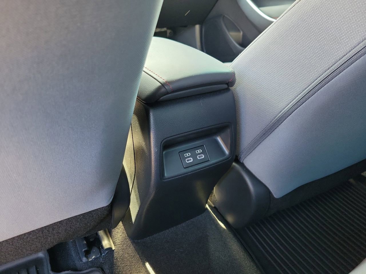 Used 2023 Toyota Corolla SE image 11