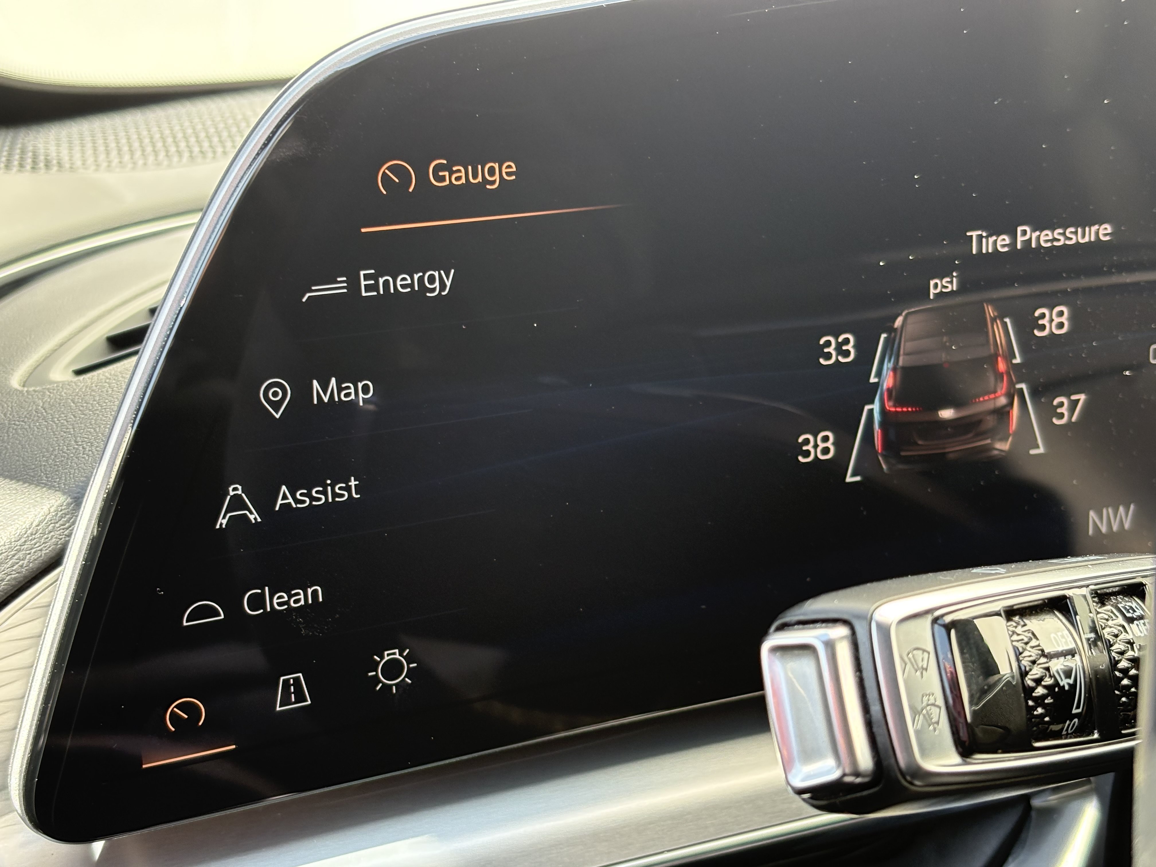 Certified 2024 Cadillac Lyriq Luxury AWD/4WD image 22