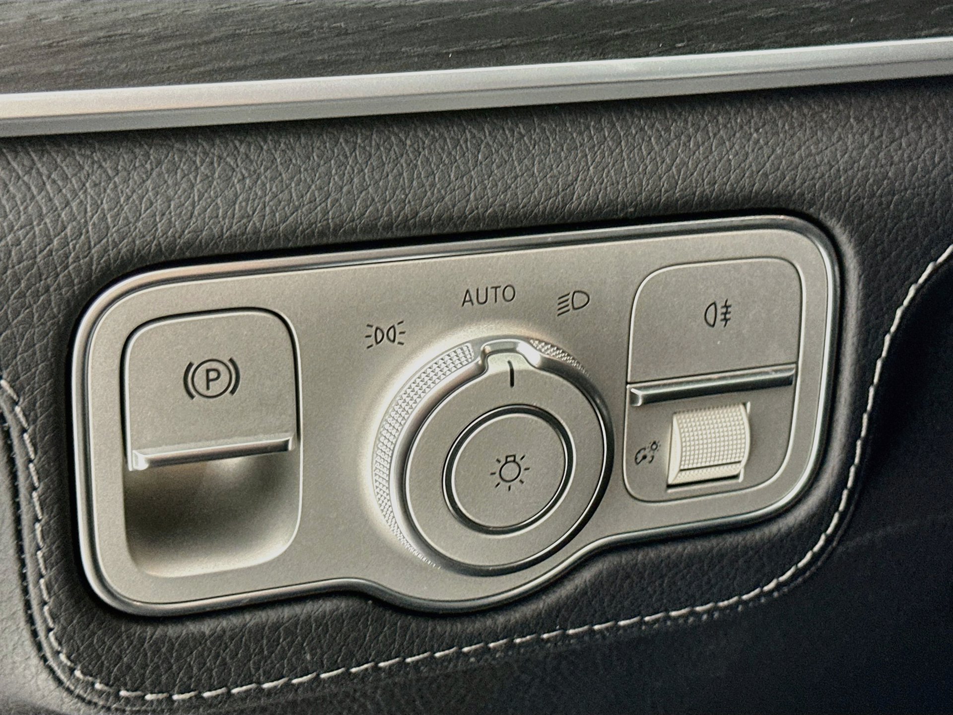 Certified 2025 Mercedes-Benz GLE 350 4MATIC image 11