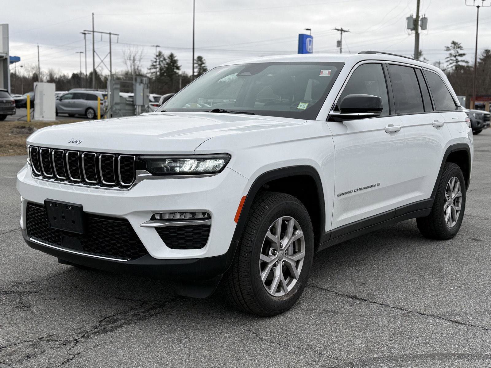 Used 2022 Jeep Grand Cherokee Limited image 9