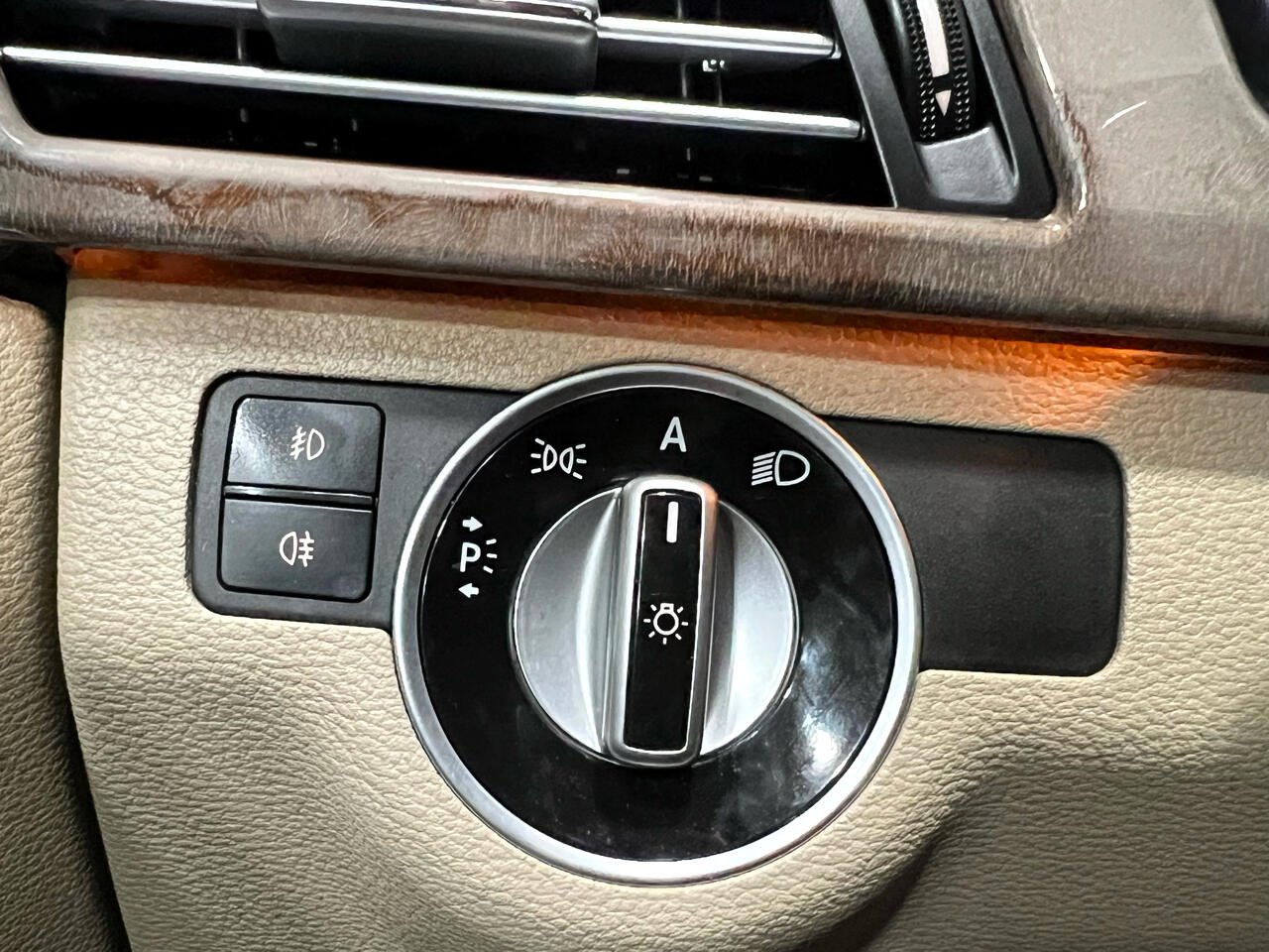 Used 2011 Mercedes-Benz E 350 4MATIC Wagon image 39