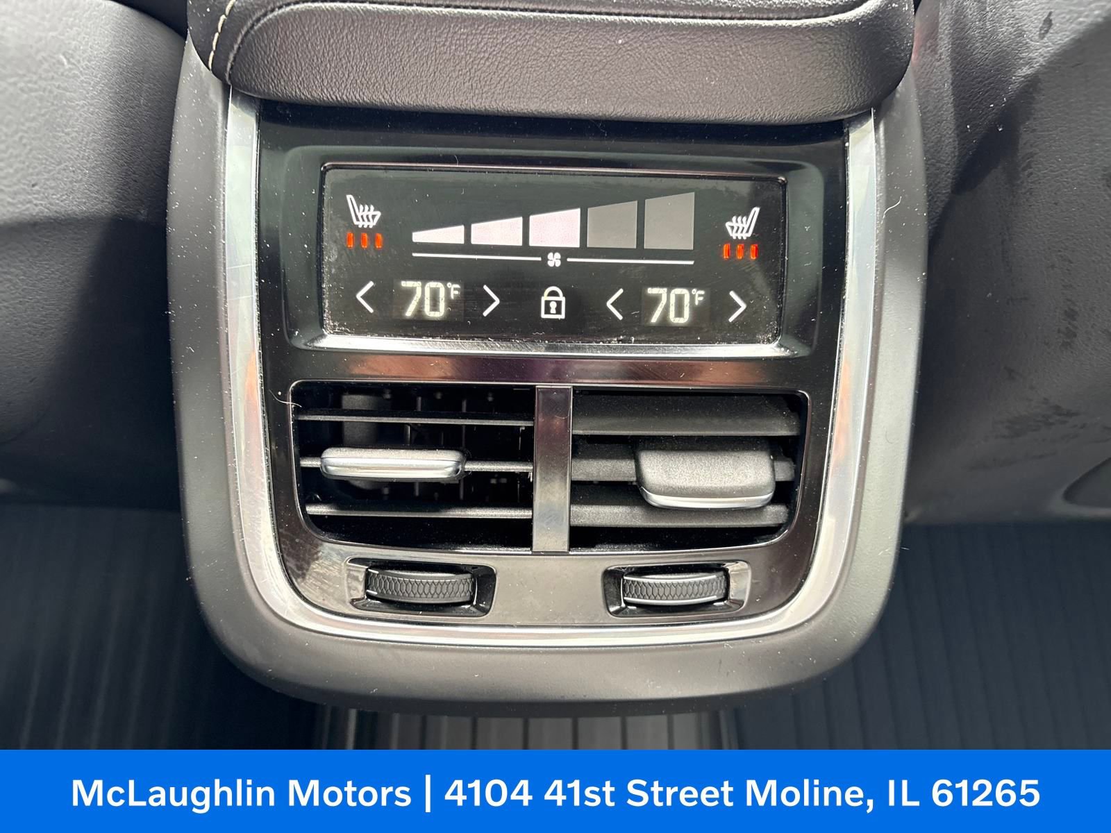 Certified 2022 Volvo XC60 B5 Inscription w/ Climate Package image 31