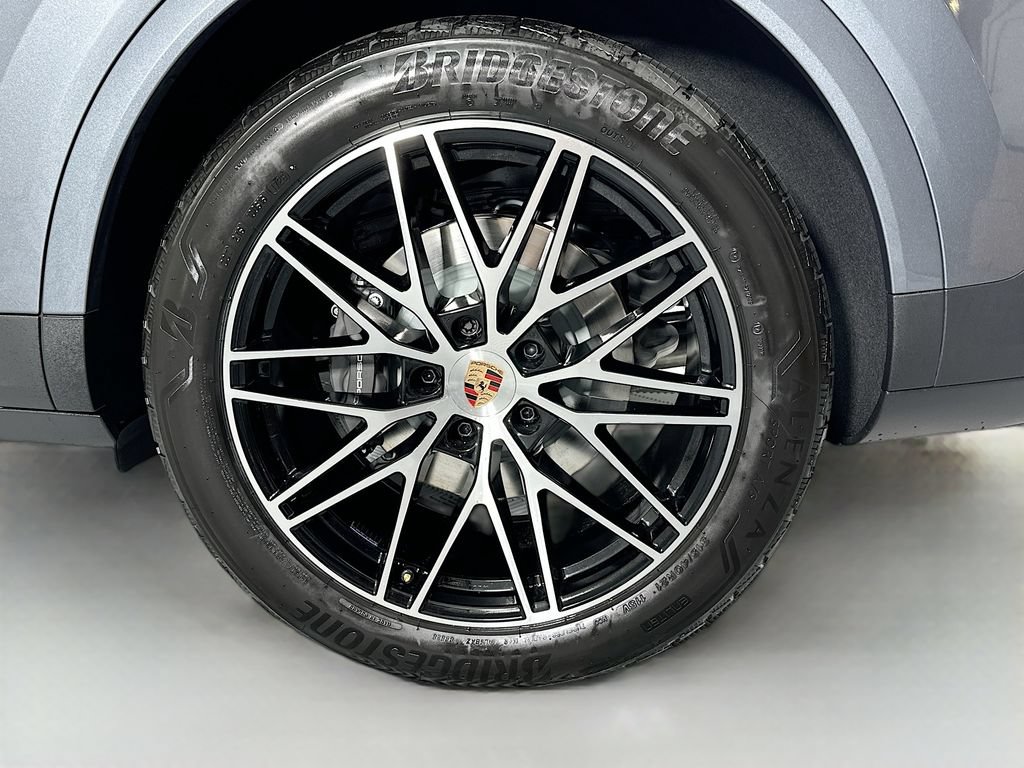 New 2026 Porsche Cayenne AWD/4WD image 33