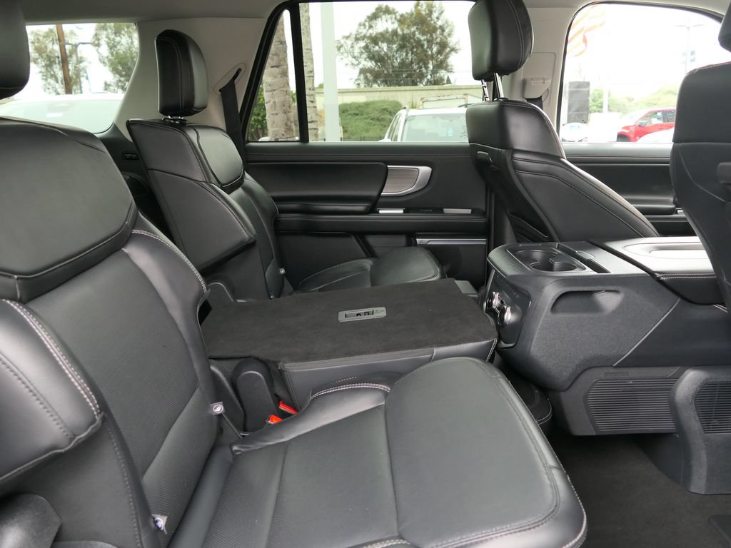 Used 2025 Ford Expedition Max Platinum AWD/4WD image 25