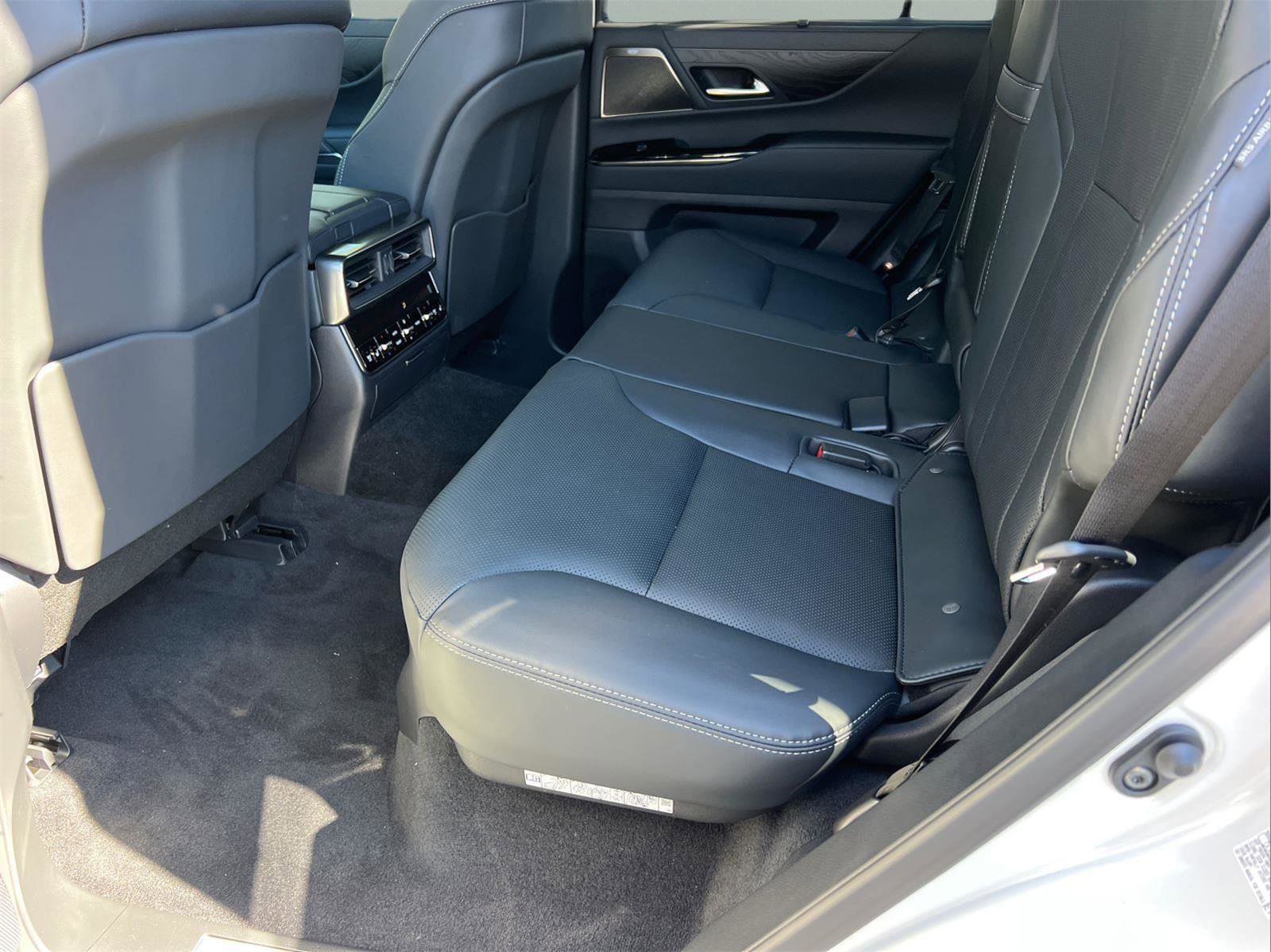 New 2026 Lexus LX 700h Luxury image 15