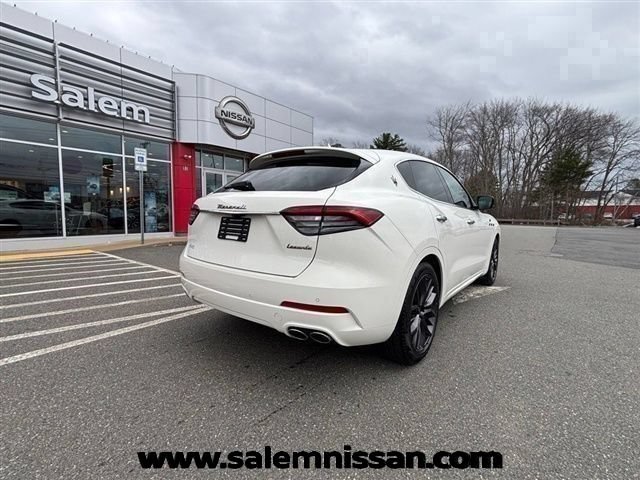 Used 2024 Maserati Levante GT Ultima AWD/4WD image 18