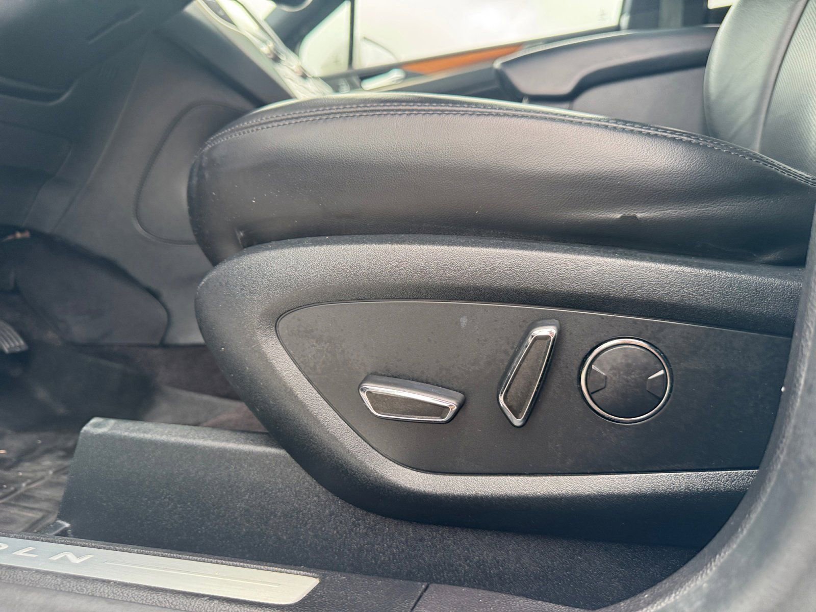 Used 2017 Lincoln MKC Reserve FWD image 18
