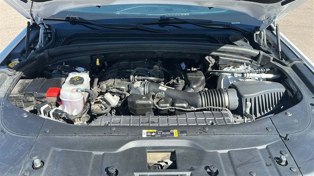 Used 2023 Jeep Grand Cherokee Laredo image 32