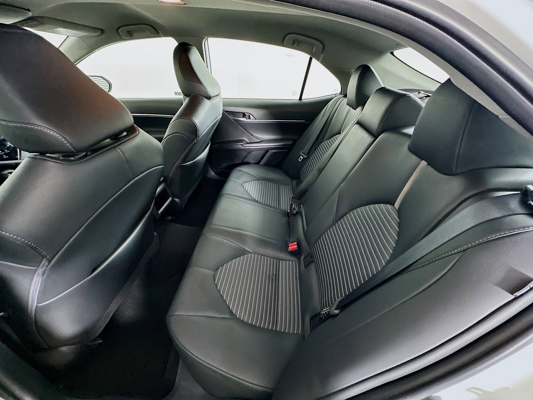 Used 2024 Toyota Camry SE image 26