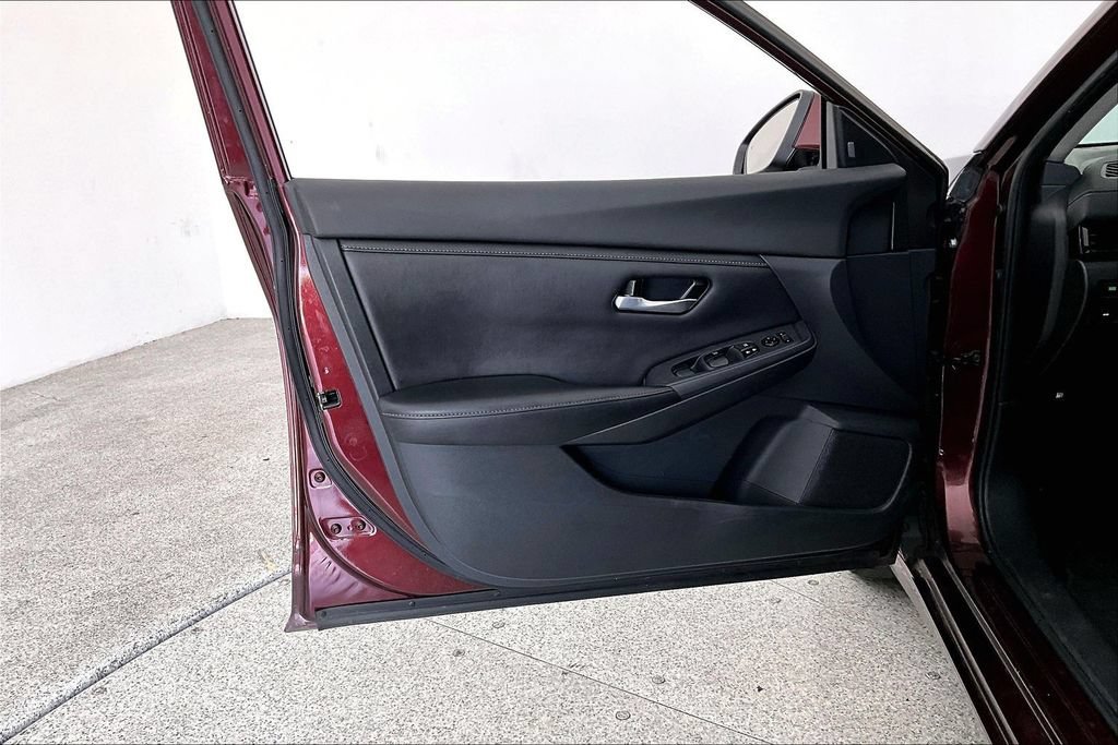 Used 2022 Nissan Sentra SV w/ Trunk Package FWD image 22